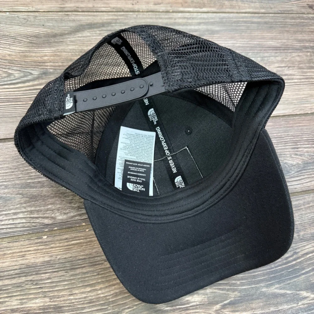 The North Face Mens OS Trucker Hat Black Half Dome Graphic Patch SnapBack